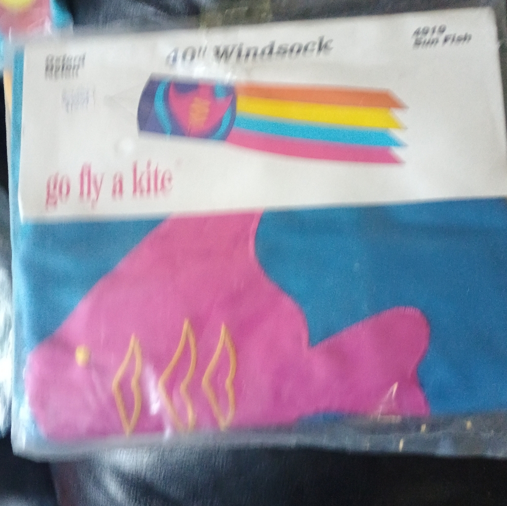 Parrot windsock - Picture 5 of 10